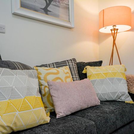 Stylish Suite With Free Parking Manchester Exteriör bild